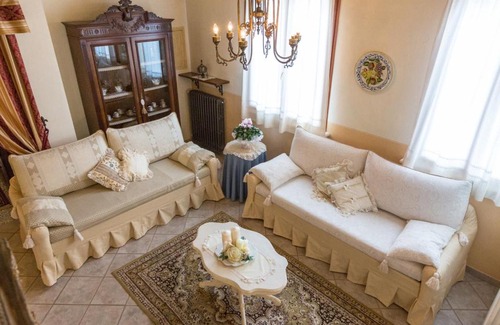 Iano Villa | Iano Villa Sleeps 8 Pool Air Con WiFi