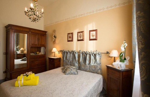 Iano Villa | Iano Villa Sleeps 8 Pool Air Con WiFi