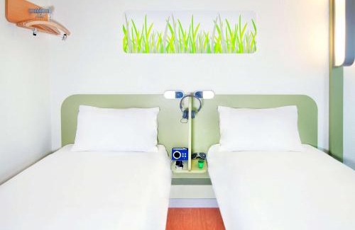 Les Trois Lucs Hotel | Ibis Budget Marseille Valentine