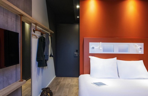 Zestienhoven Hotel | ibis budget Rotterdam The Hague Airport