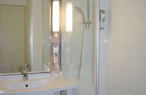 Marignane Hotel | ibis Marseille Provence Aéroport