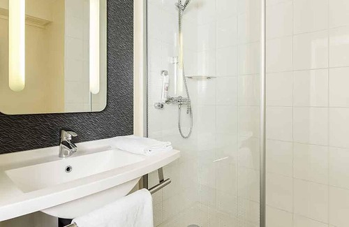 Vanves Hotel | ibis Paris Porte de Vanves Parc des Expositions