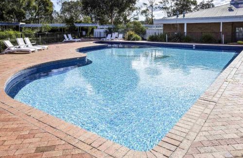 Sutton Hotel | ibis Styles Canberra Eagle Hawk
