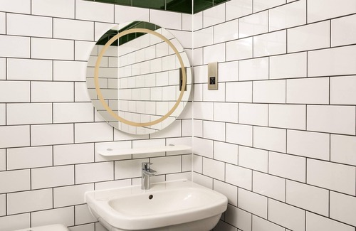 Queen's Gate House | ibis Styles London Gloucester Road