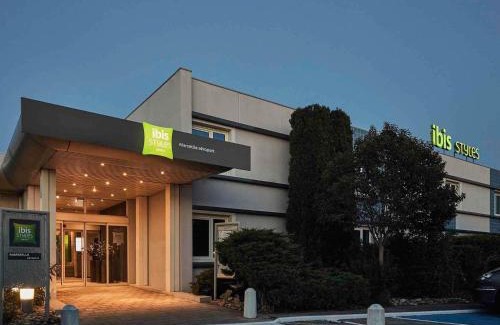Vitrolles Hotel | ibis Styles Marseille Aéroport