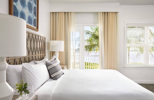 Key West Hotel | Ideal Family Stay in Great Location, 4 Pools, Shuttle Service, Near Airport!