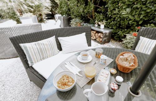 Riou - Petit Juas - Av de Grasse Hotel | Ideal Sejour Cannes - Hôtel de Charme