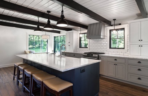 Gilford House | Idyllic Mountain and Lake Getaway