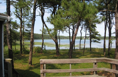 Pleasant Point House | Idyllic Waterfront Home on Drummer Cove in Quiet Pine Grove on Pleasant Point.