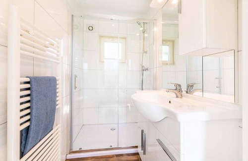 Lageweg Ski Chalet | ✓ IJssellodge at Parc de IJsselhoeve ✓ Holiday home for 5 persons ✓ Located in Nieuwerkerk aan den IJssel (Zuid-Holland) ✓ Holiday park next to the IJssel ✓ Book directly through the park