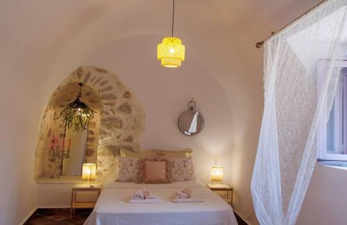 Areopoli Apartment | Iliana's house - spacious cave house in the center of Areopolis