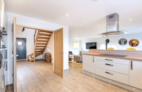 Lincoln House | Immaculate 4-bed Cottage in Lincoln