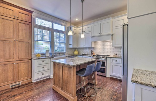 Crestline Heights House | Immaculate Birmingham House w/Covered Porch!