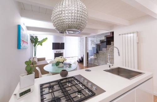 Cagliari Apartment | In Cagliari there is a bright space, where you will feel at home