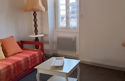 Sancerre House | In the heart of Sancerre, on a square with a thousand years of history