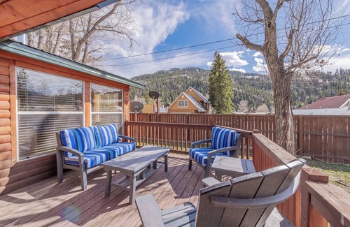Red River Cabin | In Town-Red River3Bed3Bath, In Town of Red River 3Bed 3Bath