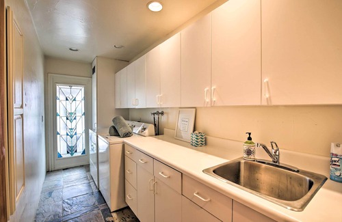 Indio Cottage | Indio Escape w/Fire Pit & Resort Amenities!