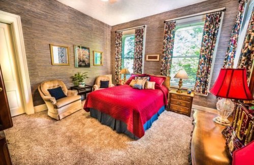Old Louisville Bed & Breakfast | Inn at St James Court