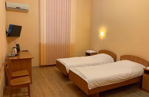 Svyatoshyns'kyi District Hotel | Inn on Zhytomyrska