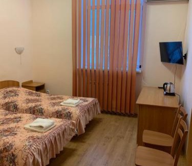 Svyatoshyns'kyi District Hotel | Inn on Zhytomyrska