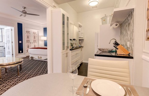 Park West Resort | Instant Booking 30% off WorldMark Inn at the Park (Studio with King Bed)