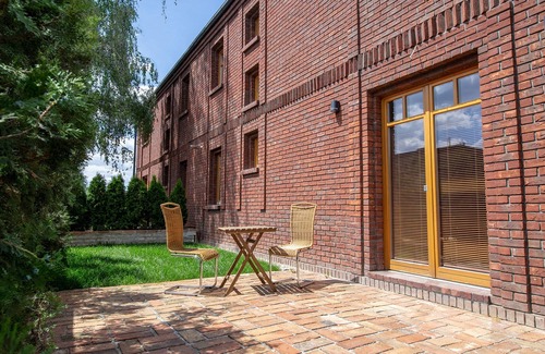 Skorzewo Apartment | International Poznan Trades MTP Airport Ławica Motorbike Racing Apartment 125m²