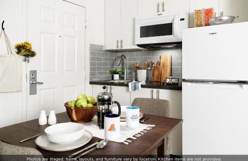 Hampton Hotel | Intown Suites Extended Stay Select Hampton VA