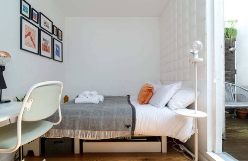Deptford Apartment | Inviting 2BD Flat - 1 Min From Deptford Station!