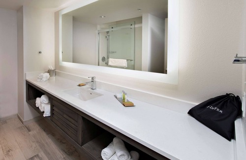 Orange Beach Hotel | Island House Hotel Orange Beach - a DoubleTree by Hilton