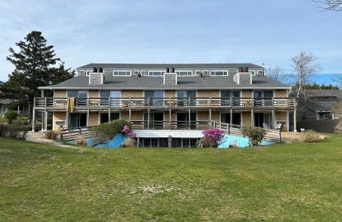 Oak Bluffs Hotel | Island Inn