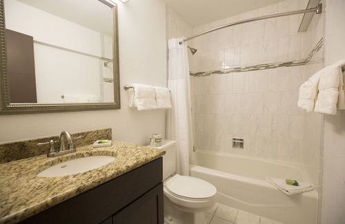 Notre Dame Hotel | Ivy Court Inn & Suites
