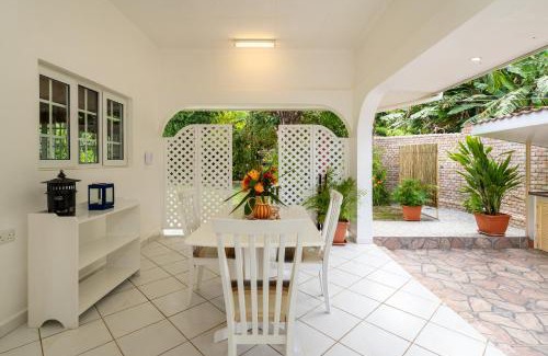 Anse Royale Apartment | Ixora Villa