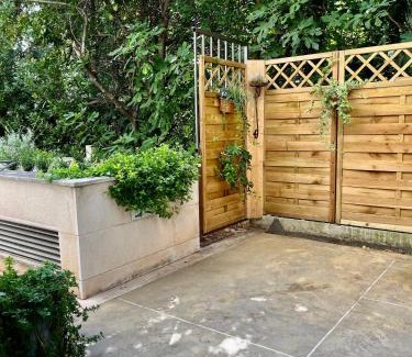 Donja luka Apartment | J&B - Beachside Studio Apartment