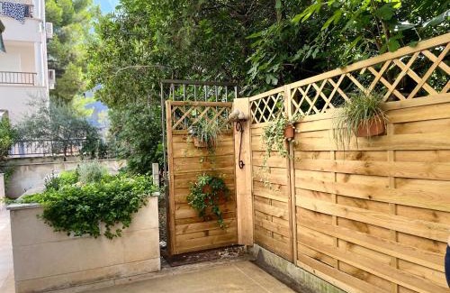 Donja luka Apartment | J&B - Beachside Studio Apartment