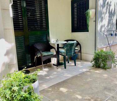 Donja luka Apartment | J&B - Beachside Studio Apartment