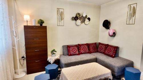 Antipolo House | J&J Antipolo 2 Bedroom Condo with Nature View, Netflix, Karaoke, & Threadmill