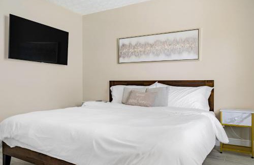 Highlands Apartment | Jacksonville Retreat: Unwind in Style at our Cozy Duplex Apartment