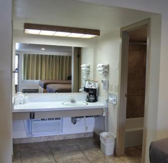 Ely Hotel | Jailhouse Motel and Casino