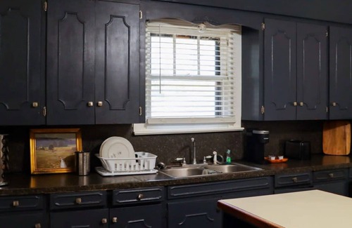 Freetown - Port Rico House | Jefferson Home Room 1