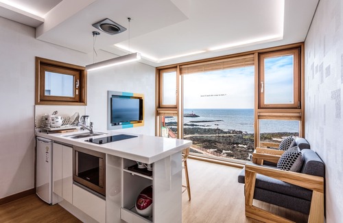 Downtown Condo | Jeju Ollero