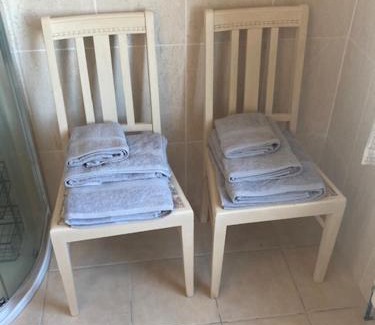 Ballyvaughan House | JMD Lodge - Self Catering Property in the heart of The Burren between Ballyvaughan, Lisdoonvarna, Doolin and Kilfenora in County Clare Ireland