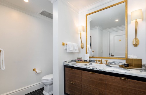 Central City Hotel | John Hand Club Hotel