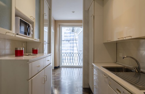 Genoa Historical Centre Apartment | JOIVY Exclusive Flat For 6 Near Cathedral Of Genoa