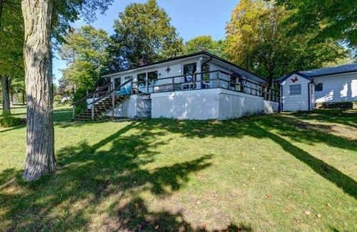 Bobcaygeon Cottage | Jolie Maison Bobcaygeon Waterfront Cottage