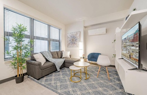 Westown Apartment | Journal Commons 425 Glamorous 1BR Suite Fast WIFI Fiser Forum