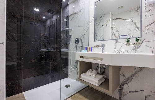 Calderara di Reno Hotel | JR Hotels Bologna Gate 7