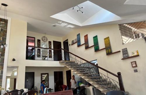 Bacolod House | JResidences - 5 Bedrooms Cozy Home