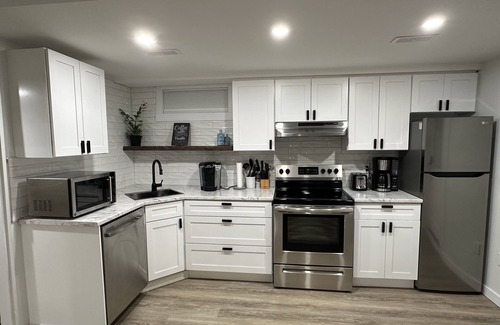 Prince George House | ⭐️July Discount⭐️Modern Suite 450m to Hospital