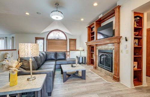 Junction City House | Junction City Home with Hot Tub - Near Milford Lake!