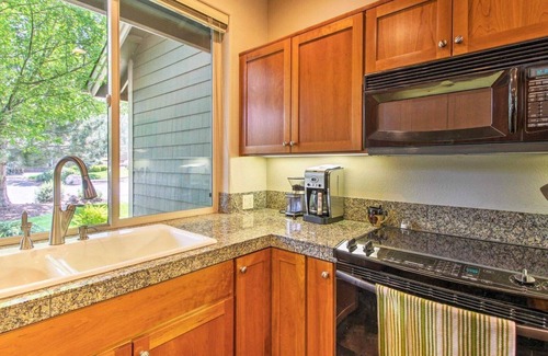 Redmond House | Juniper Creek Inn - Eagle Crest on the Creek- Passes Included, No Resort Fees!
